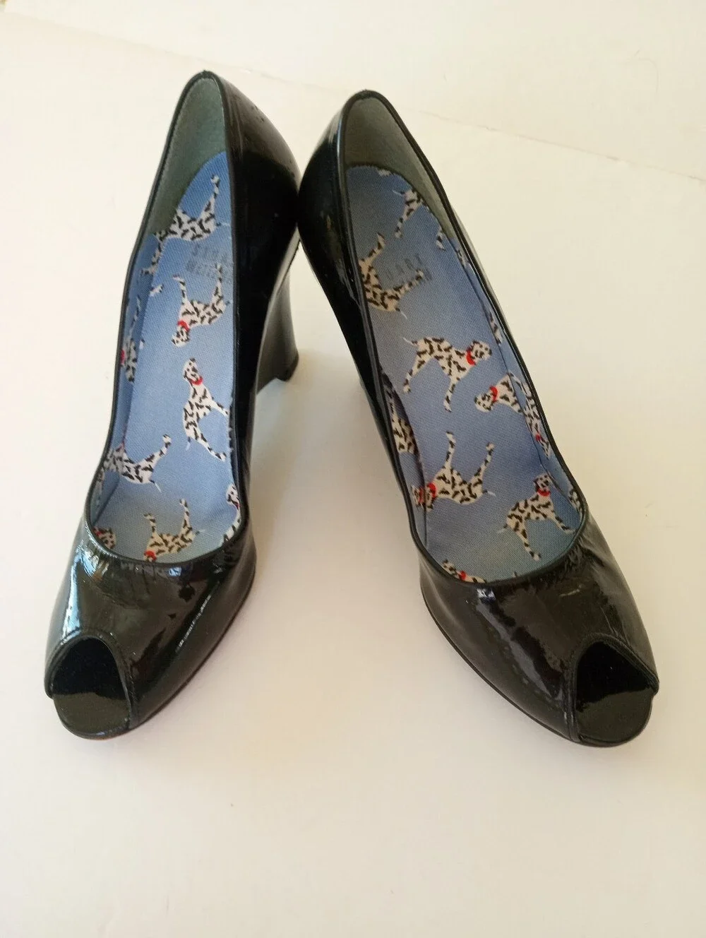 STUART WEITZMAN Black Patent Leather Peep Toe Wedge Heels | 7.5 - Picture 2 of 8